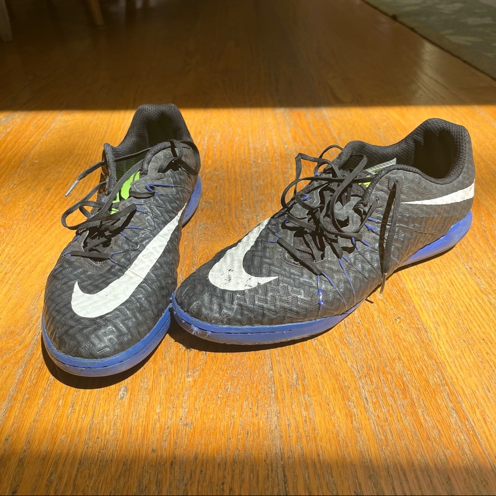 Soccer cleats